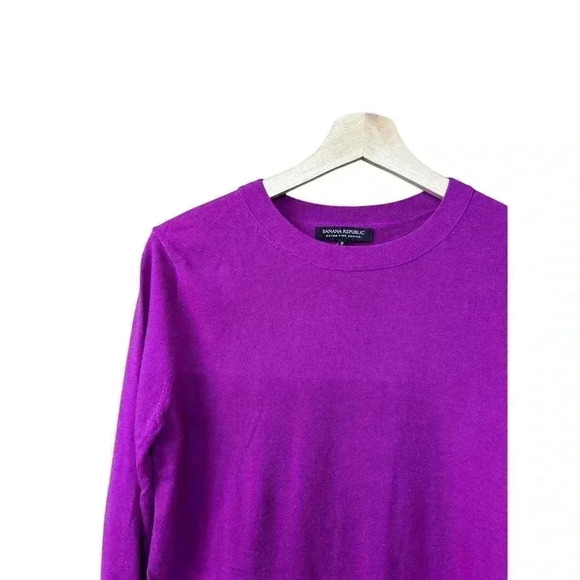 Banana Republic Marino Wool Knitted Lightweigh Sweater - Picture 2 of 9